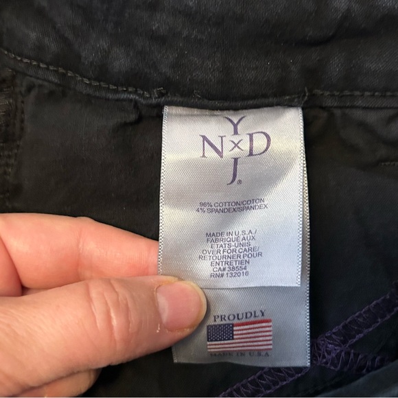 NYDJ Women's Black Jeans Bootcut with rhinestone on pockets size 12 - Picture 6 of 7